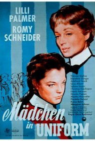 Девушки в униформе